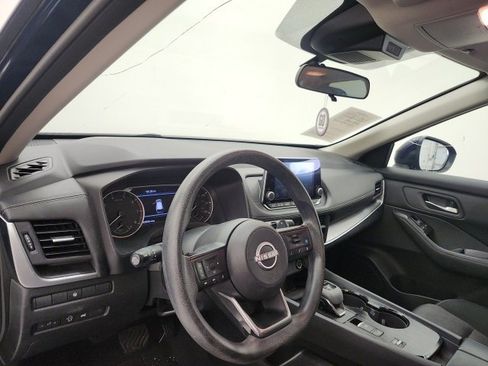 Used 2024 Nissan Rogue SV image 12