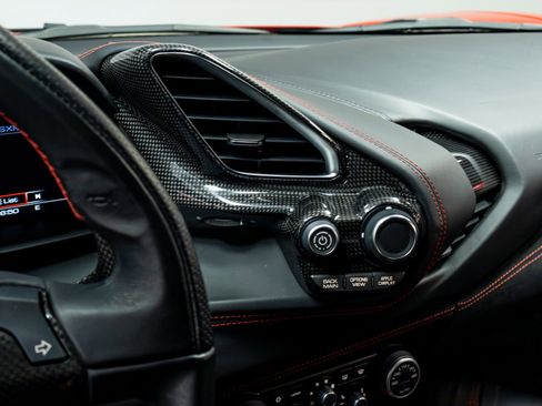 Used 2018 Ferrari 488 GTB image 65