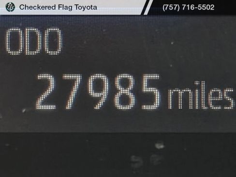 Used 2023 Toyota Highlander XLE FWD image 14