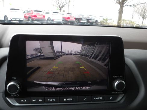 Certified 2023 Nissan Rogue SV w/ SV Premium B Package image 32