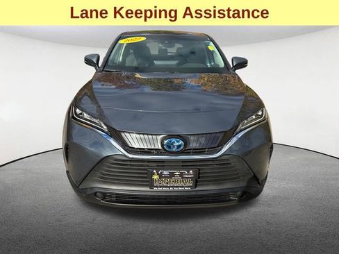 Used 2022 Toyota Venza LE image 4