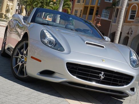 Used 2011 Ferrari California image 64