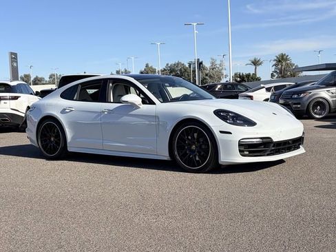 Used 2018 Porsche Panamera 4S image 4