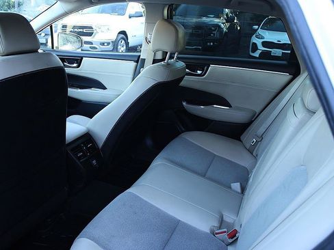 Used 2019 Honda Clarity Plug-In Hybrid image 12