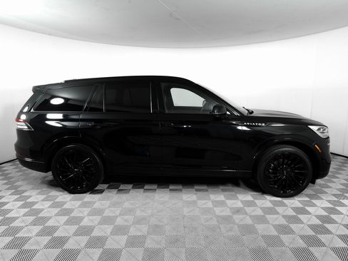 Used 2023 Lincoln Aviator Black Label w/ Jet Package image 4