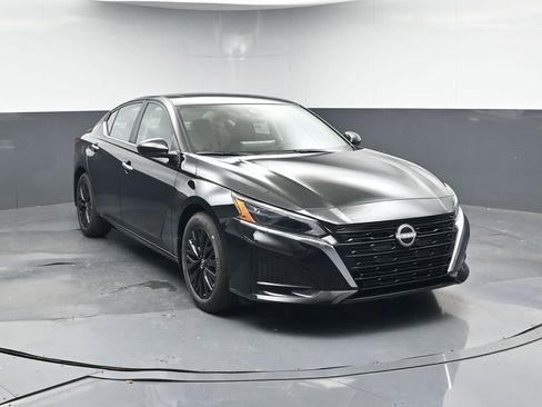 New 2025 Nissan Altima 2.5 SV w/ SV Special Edition Package image 5