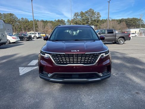Used 2023 Kia Carnival SX Prestige image 3