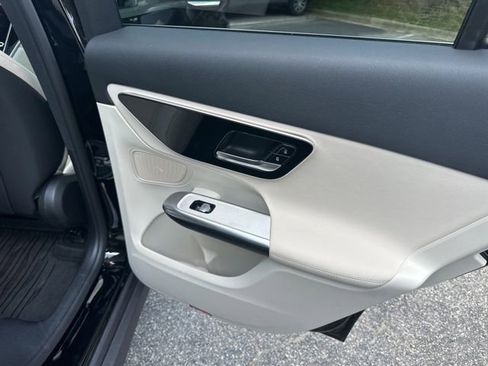 Used 2026 Mercedes-Benz GLC 300 4MATIC image 16