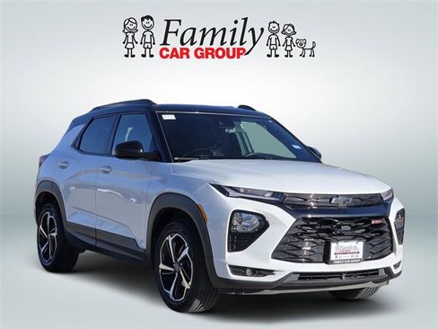 Used 2023 Chevrolet TrailBlazer RS image 2