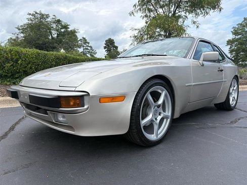 Used 1988 Porsche 944 Coupe RWD image 6