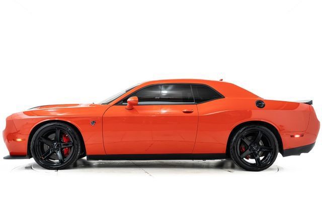Used 2017 Dodge Challenger SRT Hellcat RWD image 9