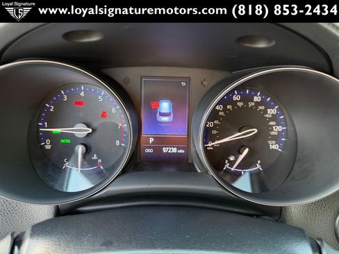 Used 2019 Toyota C-HR XLE image 24