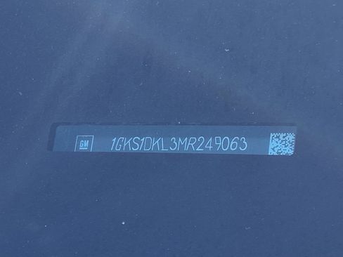 Used 2021 GMC Yukon Denali w/ Denali Premium Package image 34