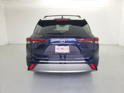 Used 2025 Toyota Highlander Platinum AWD/4WD image 6