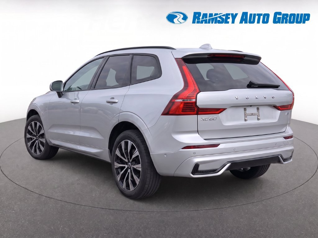 Used 2024 Volvo XC60 B5 Plus w/ Climate Package AWD/4WD image 3