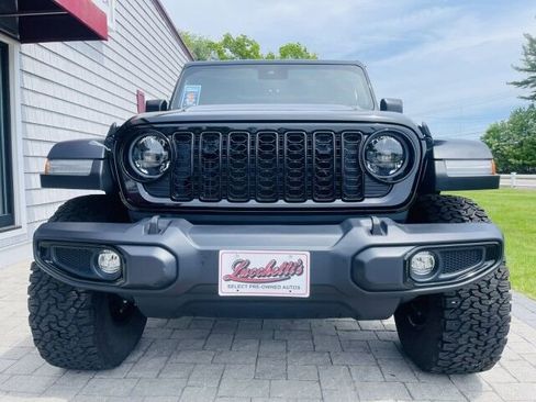 Used 2024 Jeep Wrangler Unlimited Sport AWD/4WD image 3