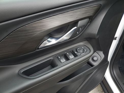 Used 2023 GMC Terrain SLE w/ Driver Convenience Package image 19