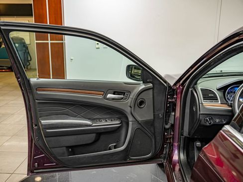 Used 2020 Chrysler 300 C w/ Sun, Sound & Nav Package RWD image 24