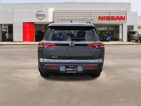 New 2026 Nissan Pathfinder Platinum w/ Cargo Package FWD image 4