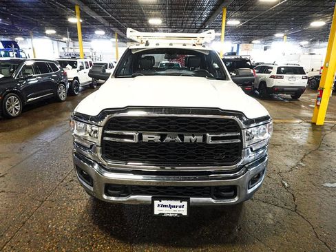 Used 2022 RAM 3500 Tradesman w/ Chrome Appearance Group AWD/4WD image 2