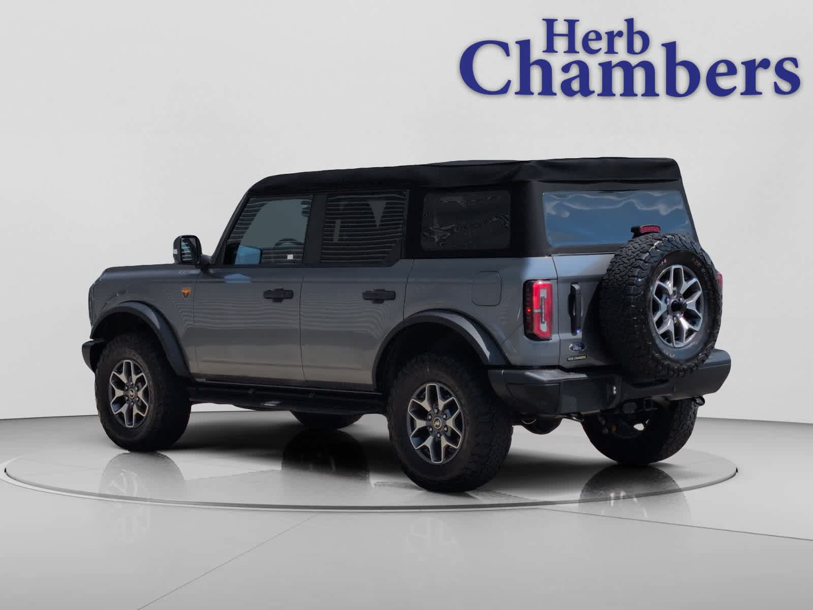 Used 2023 Ford Bronco Badlands AWD/4WD image 3