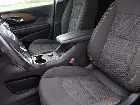 Used 2020 GMC Terrain SLE w/ Driver Convenience Package image 12