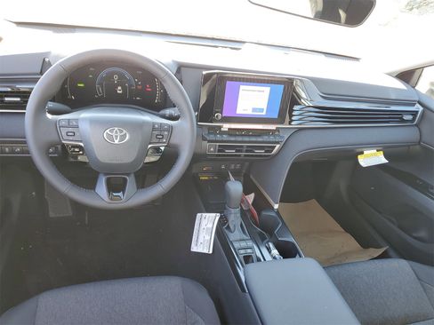 New 2026 Toyota Camry LE image 10