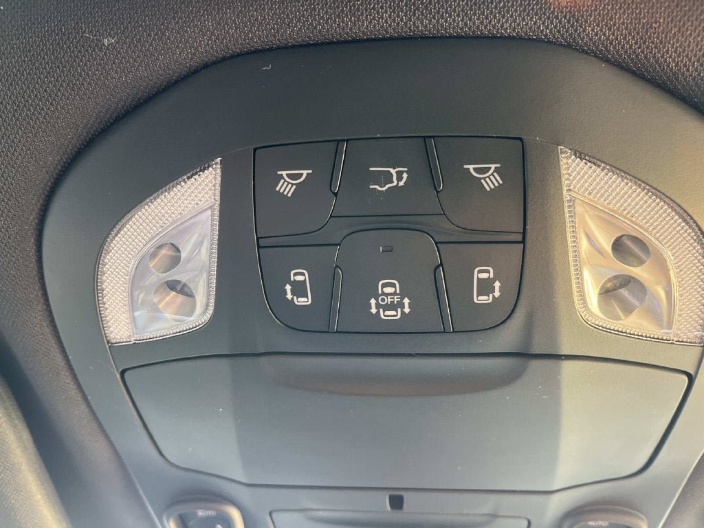 Used 2026 Chrysler Pacifica Limited w/ S Appearance Package FWD image 39