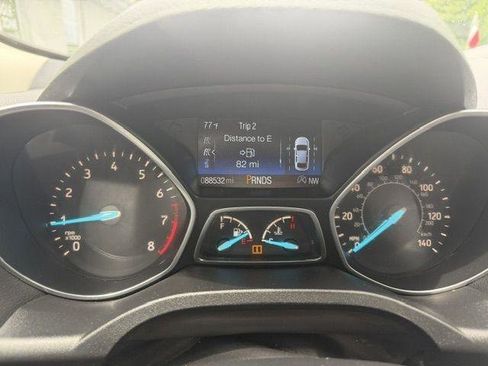 Used 2018 Ford Escape Titanium w/ Ford Safe & Smart Package AWD/4WD image 18