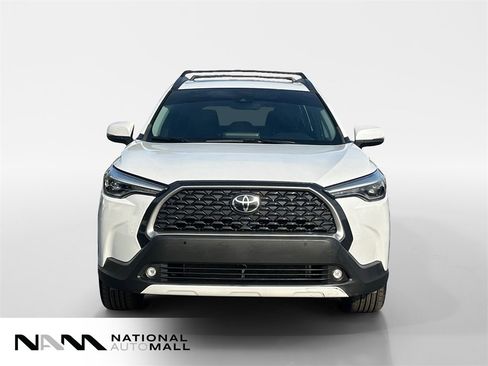 Used 2022 Toyota Corolla Cross XLE w/ Convenience Package image 8