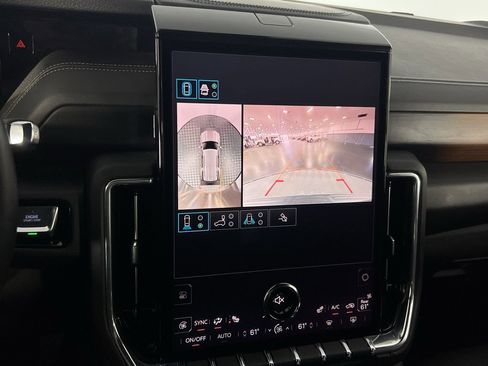 Used 2025 GMC Yukon Denali image 17