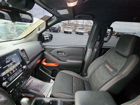 Used 2022 Nissan Frontier PRO-4X image 11