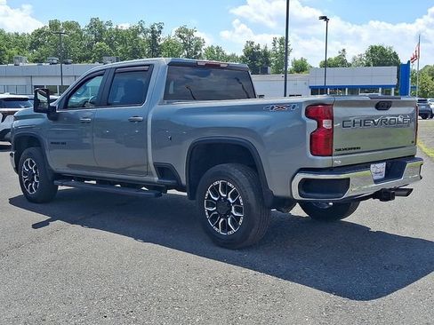 Used 2024 Chevrolet Silverado 2500 LT w/ Convenience Package AWD/4WD image 4