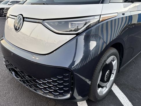 New 2025 Volkswagen ID. Buzz Pro S Plus image 9
