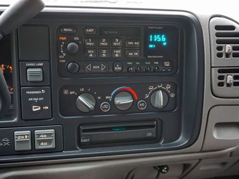 Used 1998 Chevrolet Silverado 1500 4x4 Extended Cab w/ Preferred Equipment Group 2 image 12