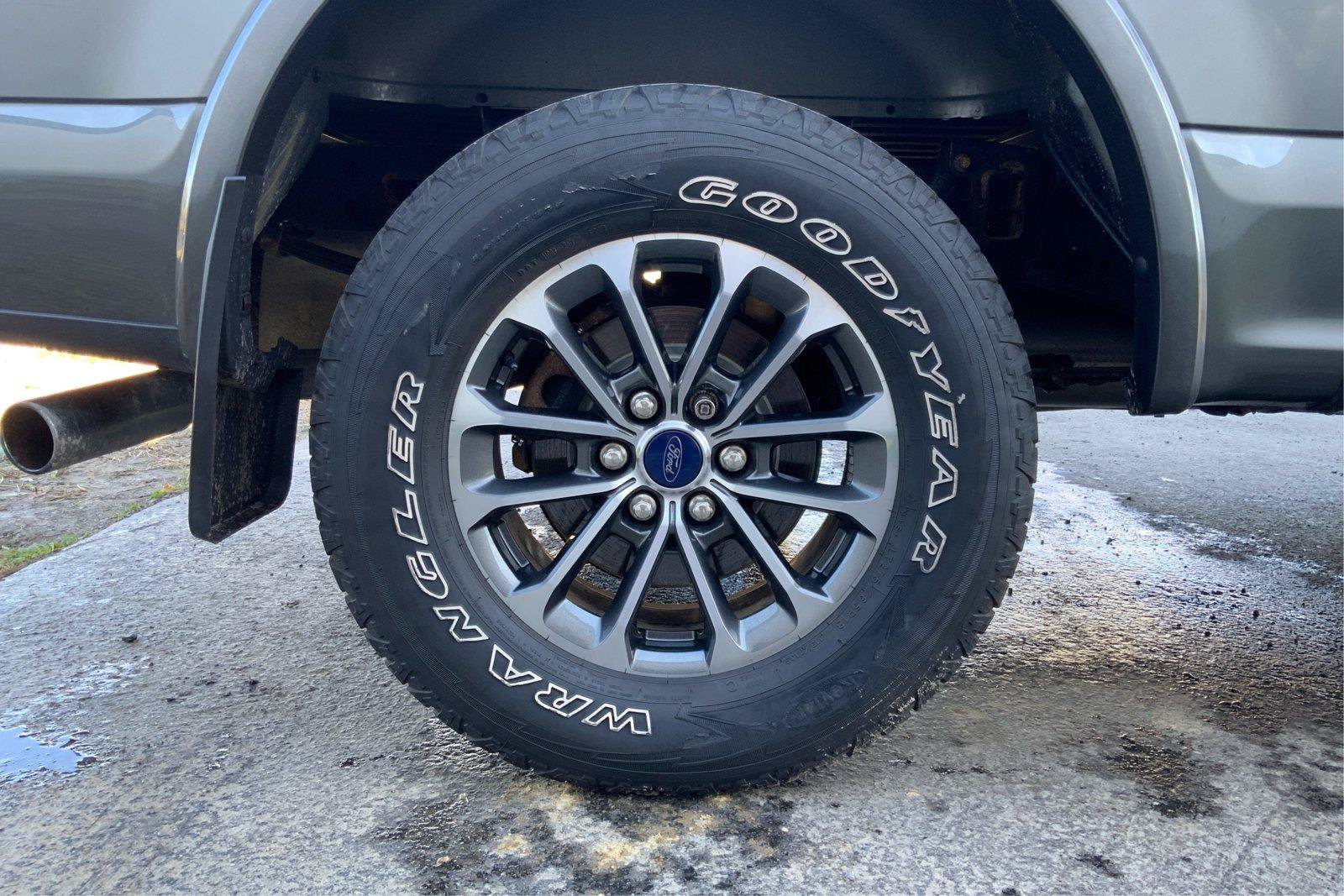 Used 2019 Ford F150 XLT w/ Equipment Group 302A Luxury AWD/4WD image 29