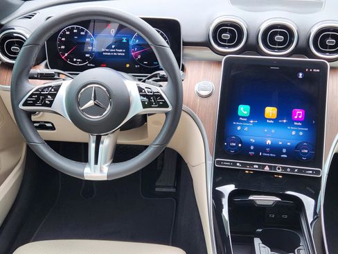 Certified 2025 Mercedes-Benz GLA 250 4MATIC image 95