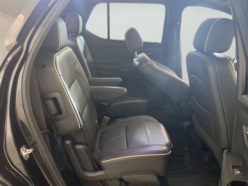 Used 2023 Chevrolet Traverse Premier w/ Redline Edition AWD/4WD image 21