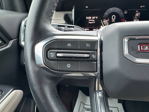 Used 2026 GMC Acadia Elevation w/ Elevation Premium Package AWD/4WD image 31