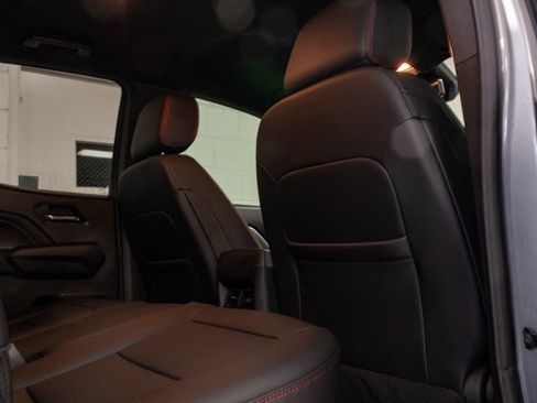 Used 2025 Chevrolet Colorado Z71 w/ Z71 Convenience Package 2 image 6