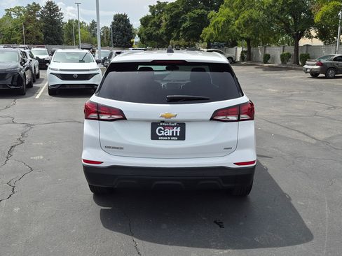 Used 2022 Chevrolet Equinox LS w/ LS Convenience Package AWD/4WD image 7