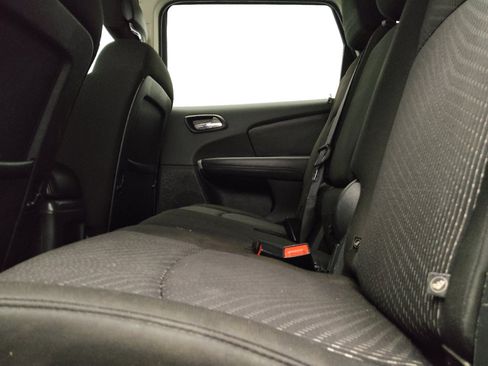 Used 2020 Dodge Journey SE w/ SE Popular Equipment Group FWD image 18
