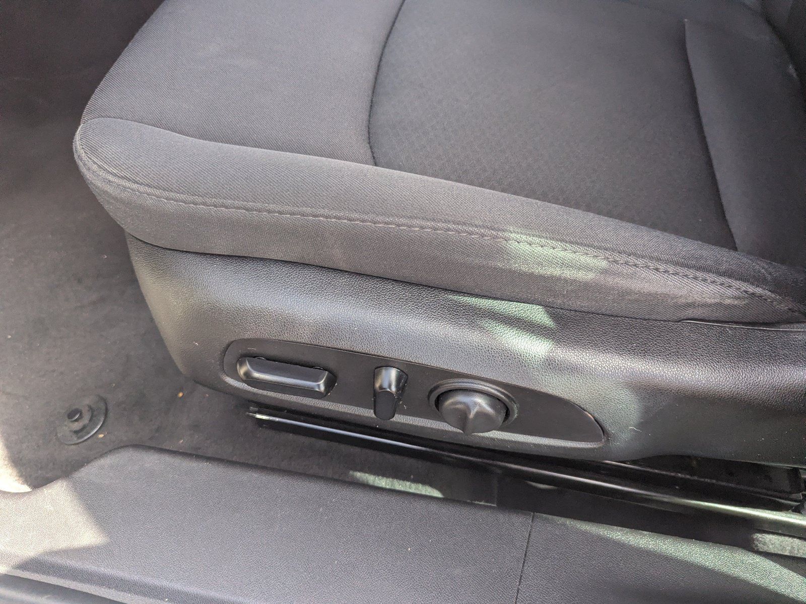 Used 2016 Chevrolet Malibu LT FWD image 21