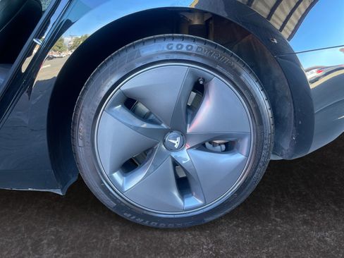 Used 2023 Tesla Model 3 Standard Range image 14