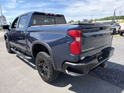 Used 2023 Chevrolet Silverado 1500 ZR2 w/ Technology Package AWD/4WD image 8