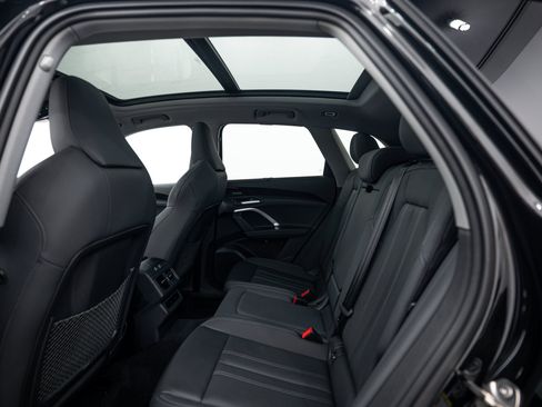 Used 2025 Audi Q5 Premium Plus w/ Premium Plus AWD/4WD image 18