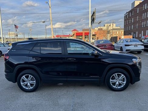 Used 2024 GMC Terrain SLE image 6