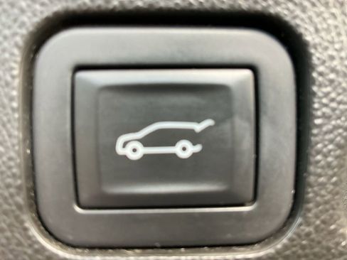 Used 2019 GMC Acadia SLT w/ Black Edition image 20