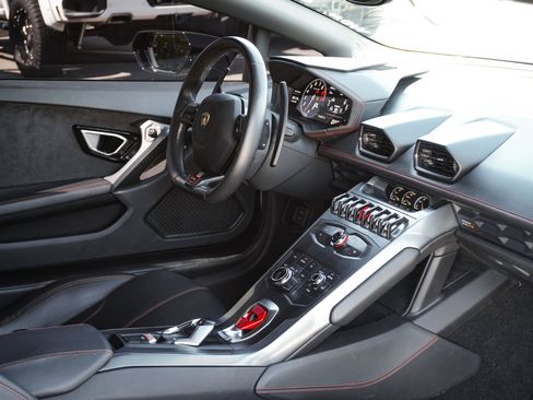 Used 2015 Lamborghini Huracan LP 610-4 AWD/4WD image 33