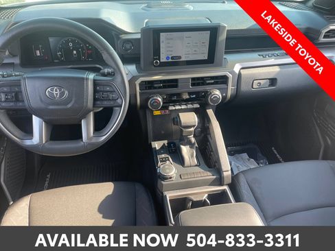 Certified 2025 Toyota Tacoma SR5 w/ SR5 Upgrade Package AWD/4WD image 22